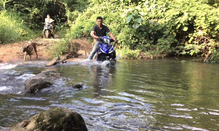 10 năm vận động học trò vùng biên đến trường của 'ông giáo làng'