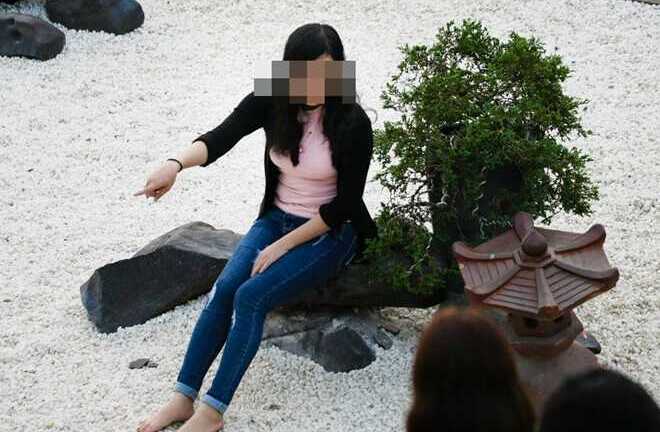 Hình ảnh xấu xí của bạn trẻ ở ngôi chùa nơi Sơn Tùng quay MV