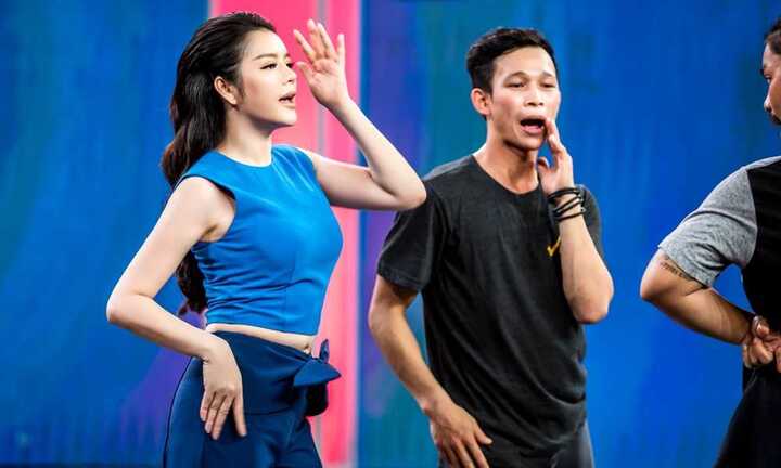 Lý Nhã Kỳ yêu cầu Trấn Thành phải sáng tác bài hát về Chí Thiện