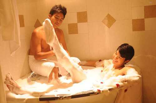 Phim Việt khai thác chuyện yêu đồng tính: Cẩu thả, hời hợt, vô nhân đạo