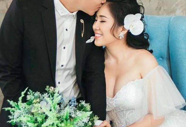 Lê Phương và chồng kém tuổi công bố ảnh cưới