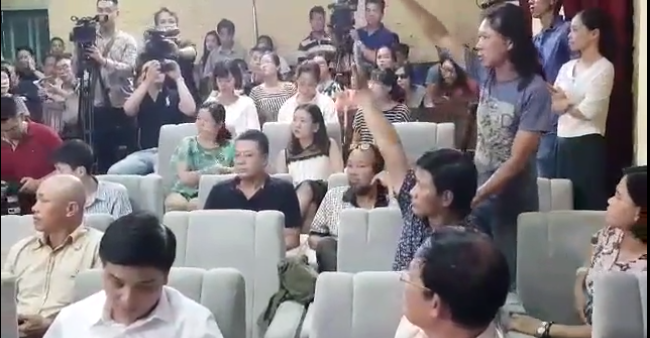 Đối thoại ở Hãng phim truyện Việt Nam: Nghệ sĩ căng thẳng, gay gắt, bỏ về giữa chừng