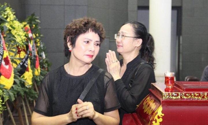 Lễ tang NSƯT Bùi Cường: NSND Minh Châu, Thanh Quý, Như Quỳnh nghẹn ngào bật khóc