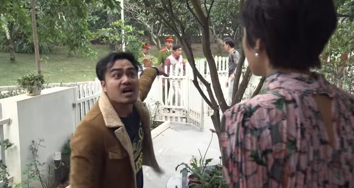 'Về nhà đi con' tập 41: Khải lái xe đâm vào người đi đường và nhận cú tát như trời giáng của ông Sơn