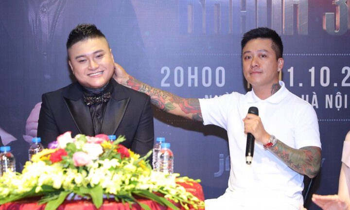 Là anh em thân thiết nhưng vì sao Tuấn Hưng chỉ hát 1 bài trong liveshow của Vũ Duy Khánh?