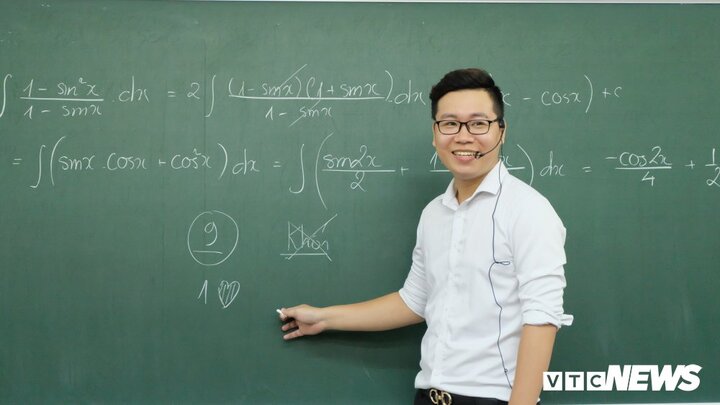 Thầy giáo 9x điển trai cùng phương pháp dạy độc đáo khiến nhiều học sinh tìm đến