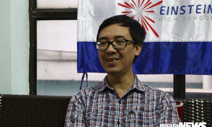 Thầy giáo kêu gọi phụ huynh tặng 'phong bì' ngày 20/11: Status hài hước gây quỹ giúp học sinh khó khăn