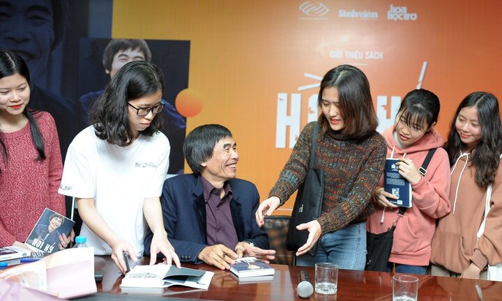 Tiến sĩ Lê Thẩm Dương ra mắt hồi ký đúng dịp 8/3