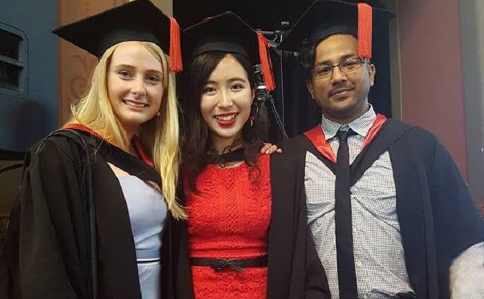 Hành trình từ cô bé mồ côi đến bác sĩ tài ba tại Úc của cô nàng 9x gốc Việt