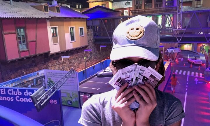 Nơi trẻ em đi làm, kiếm tiền như người lớn ở Tây Ban Nha