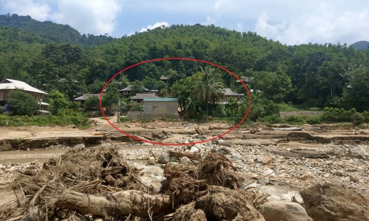 Lũ cuốn trôi mất trường, thầy cô bám bản nỗ lực ngày đêm dựng lớp kịp khai giảng