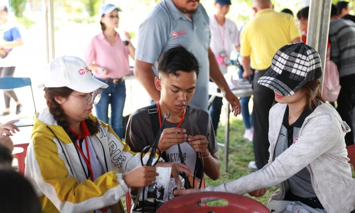 Sinh viên Việt Nam chia sẻ tầm nhìn phát triển tương lai bền vững tại diễn đàn ASEAN