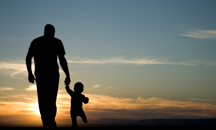 'Món đồ' quan trọng đem đi tránh bão của cậu bé 5 tuổi khiến dân mạng bật khóc