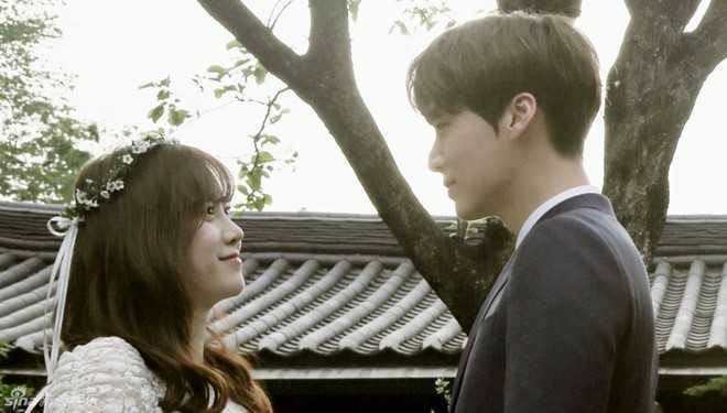 Ảnh hiếm trong hôn lễ không váy cưới của 'nàng cỏ' Goo Hye Sun