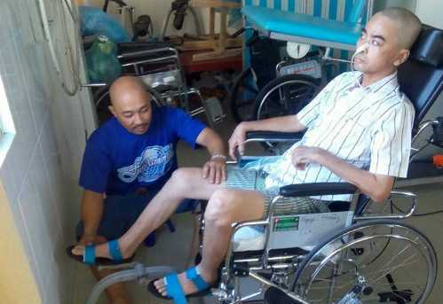 Diễn viên Nguyễn Hoàng nhập viện ghép hộp sọ