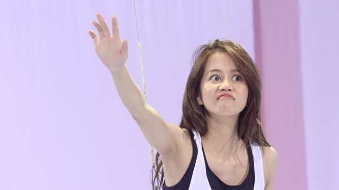 Khán giả bất bình vì An Nguy đội Phạm Hương liên tục làm trò