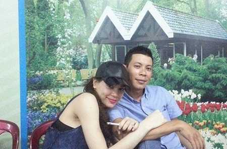 Người anh trai ruột hát phòng trà chưa từng được Hà Hồ nhắc đến