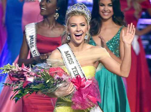 Miss Teen Mỹ vừa đăng quang vài tiếng đã bị đòi tước vương miện