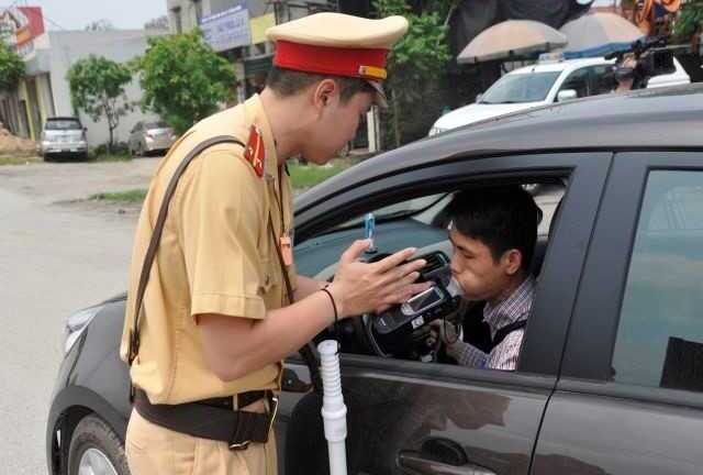 CSGT sẽ chốt ở quán nhậu phạt tài xế có hơi men