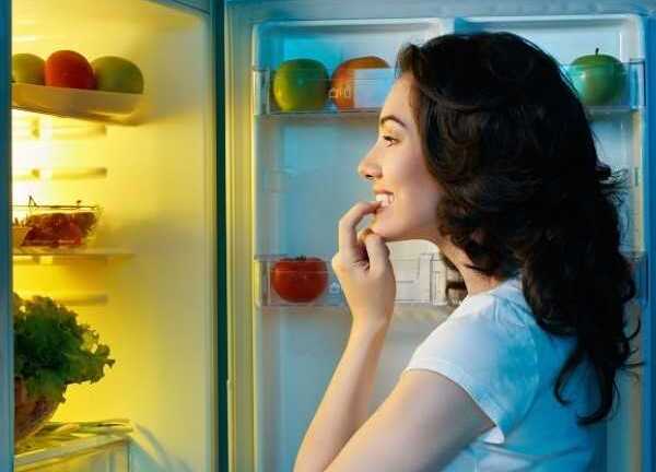 5 nguyên nhân khiến bạn thèm ăn dù không đói