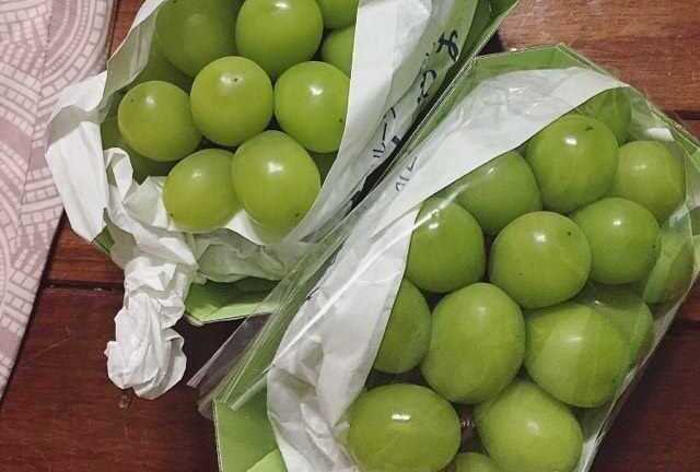 Nho Nhật 1 triệu đồng một kg cháy hàng tại Hà Nội