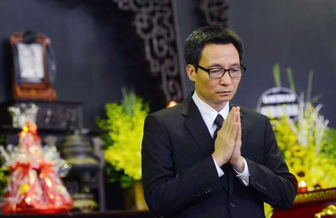 Phó thủ tướng Vũ Đức Đam tới viếng nghệ sĩ Phạm Bằng