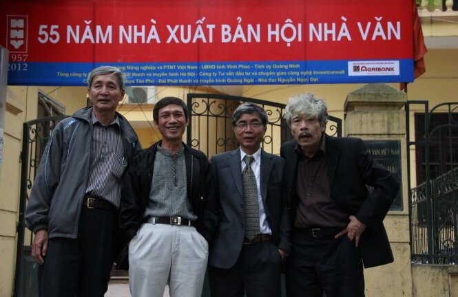 Chưa có giám đốc, Nhà xuất bản Hội nhà văn tạm dừng hoạt động