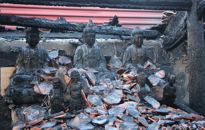 Đền cổ bằng gỗ lim tại Nghệ An cháy tan hoang