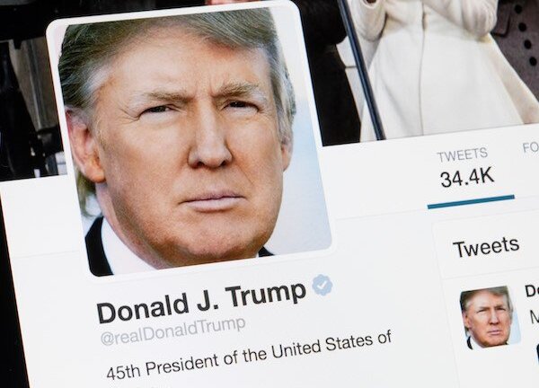 Nhân viên quèn của Twitter xóa tài khoản ông Trump ra sao?