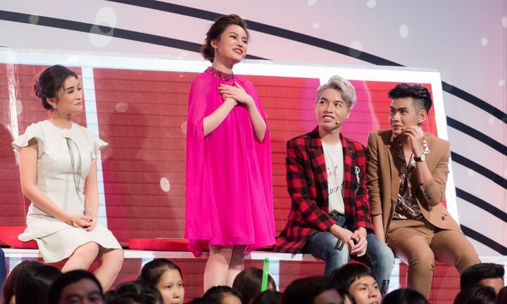 Mặc Hòa Minzy chèo kéo, soái ca Bolero nguyện chung tình với Giang Hồng Ngọc