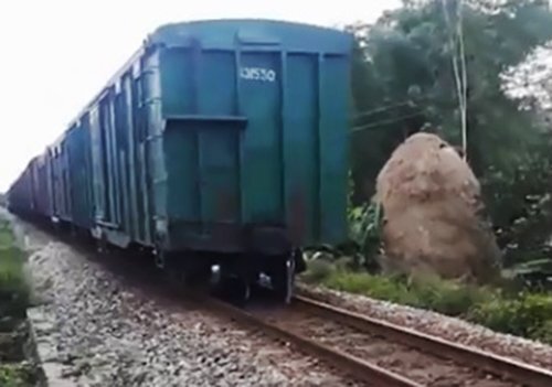 Tàu chở hàng bị đứt toa ở Quảng Nam, đầu máy vẫn chạy tiếp hơn 100m