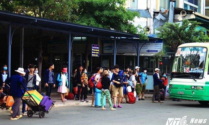 TP.HCM: Vé xe tăng 40% dịp lễ 30/4 và 1/5