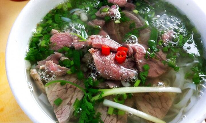 15 người trong một gia đình cấp cứu sau khi ăn phở