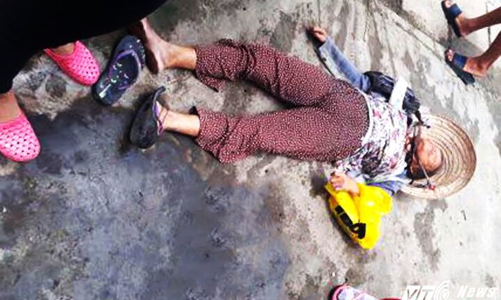 Xót xa bà cụ bán vé số bị xe ben phóng nhanh tông bất tỉnh