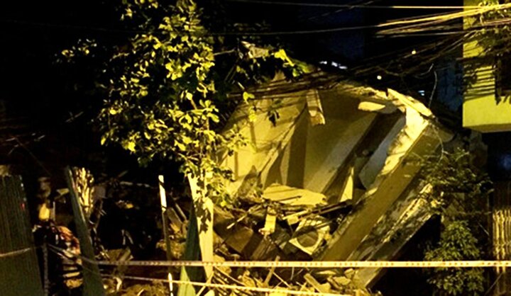 Ngôi nhà 3 tầng ở Sài Gòn đổ sập trong đêm