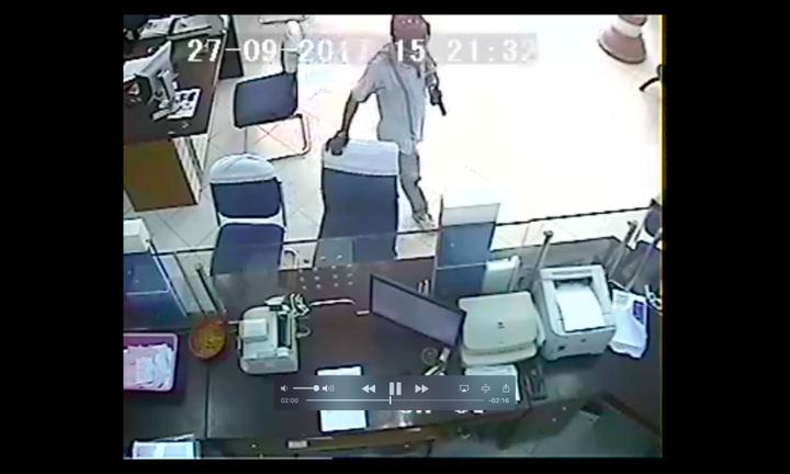 Nghi phạm dùng súng cướp ngân hàng ở Vĩnh Long đã tự sát