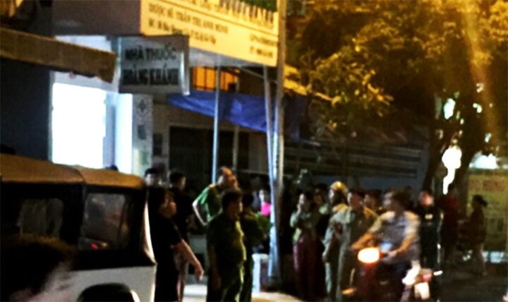 Đi mua thuốc, hoảng hồn phát hiện chủ tiệm chết trong phòng
