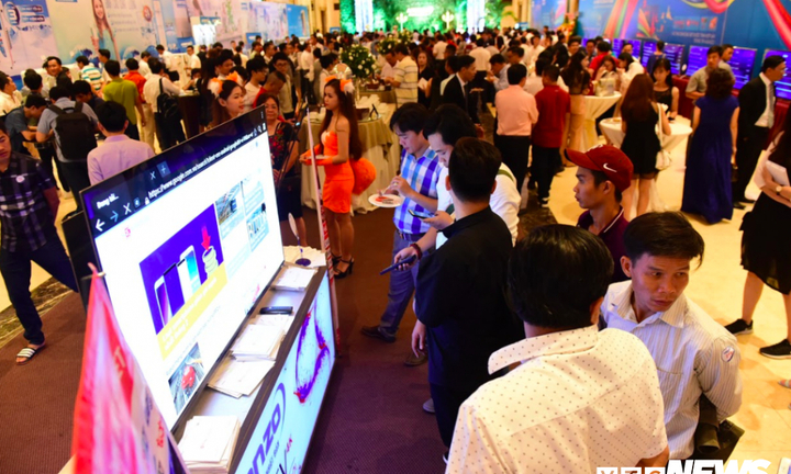 Bộ đôi Tivi 'khủng' và máy lạnh bảo vệ môi trường thương hiệu Việt chính thức ra mắt
