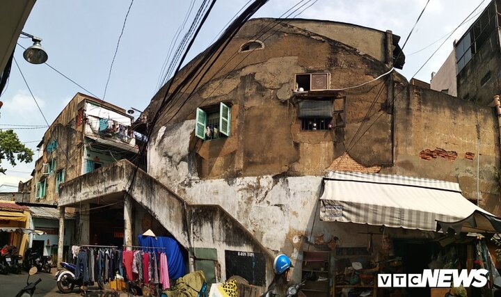 Hình ảnh khủng khiếp của 13 chung cư có thể đổ sập chết người bất cứ lúc nào tại TP.HCM