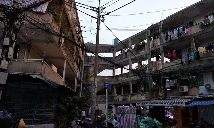 Vì sao cả nghìn người vẫn 'bán mạng sống' trong các chung cư nguy cơ đổ sập chết người ở TP.HCM?