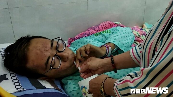 Gia cảnh éo le của cậu học trò trường chuyên mắc ung thư máu