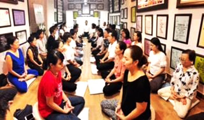 'Sống nhanh với thiền'