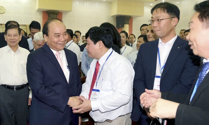Thủ tướng: 'Lãnh đạo phải luôn lắng nghe nguyện vọng của doanh nghiệp'