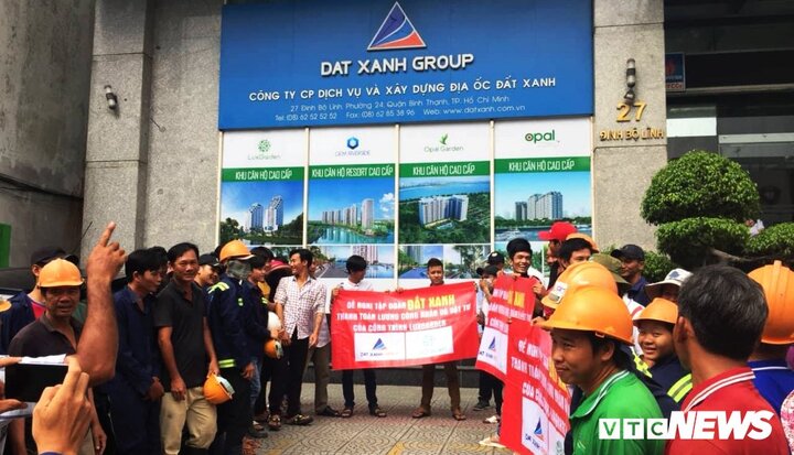 Hàng trăm công nhân thi công dự án Luxgarden tố bị quỵt lương