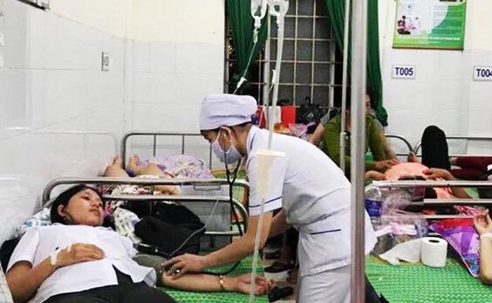 Hơn 150 công nhân nôn ói, tụt huyết áp sau khi ăn trưa tại công ty