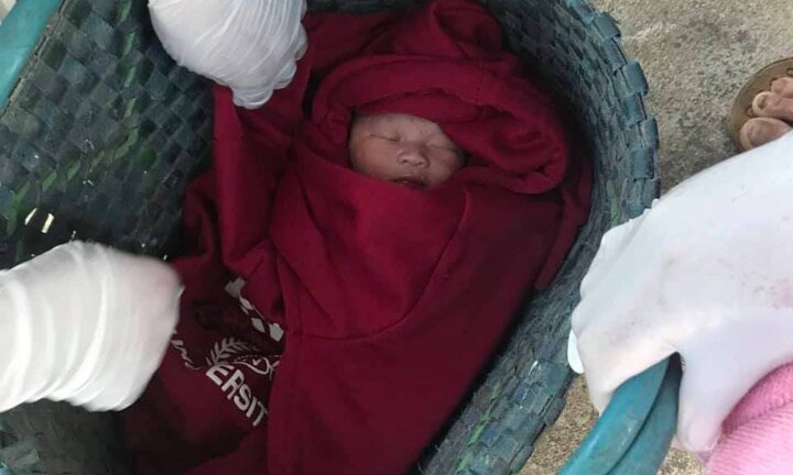 Bé trai còn nguyên dây rốn bị bỏ ngoài đường ở Đồng Nai