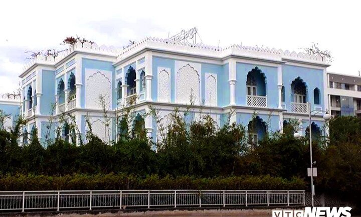 Chloe Hospitality chỉ tiếp quản quyền thuê 2 'lâu đài' của Khaisilk tại TP.HCM