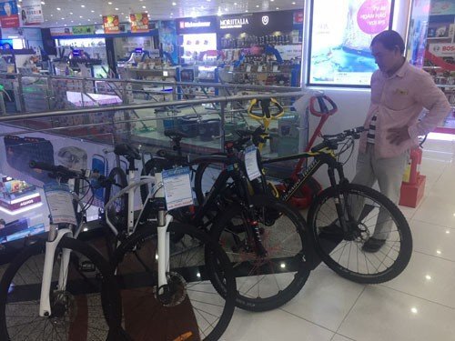 Xe đạp có giá trăm triệu đồng vẫn bán chạy