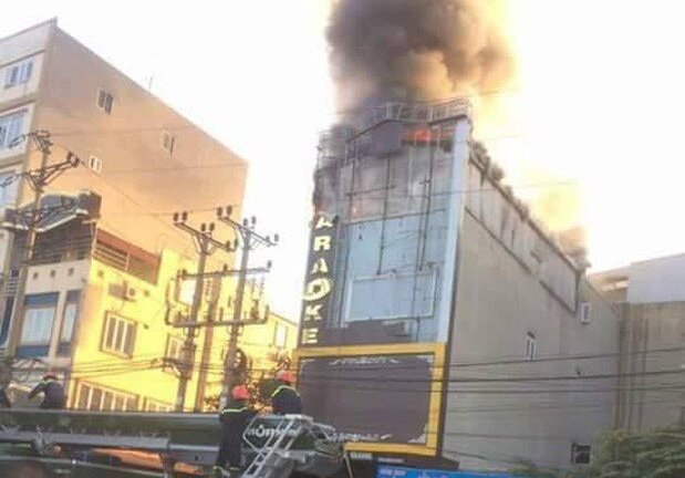 Quán karaoke tại Bắc Ninh bốc cháy dữ dội, một thợ chỉnh sửa âm thanh thiệt mạng