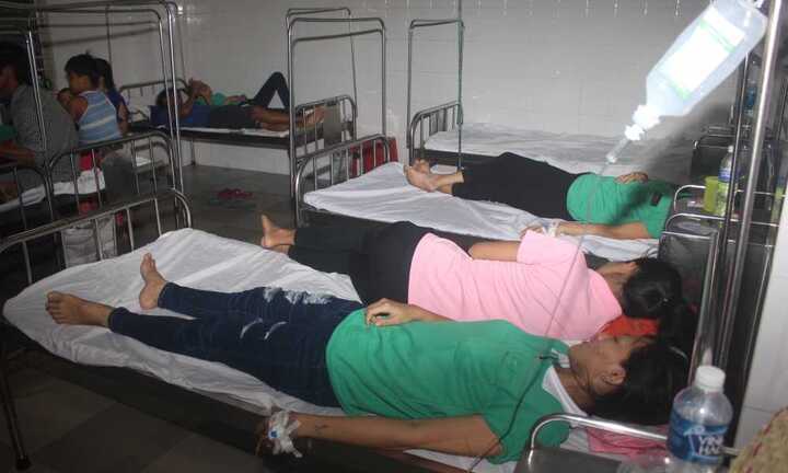 Tây Ninh: 83 công nhân nhập viện nghi bị ngộ độc thực phẩm